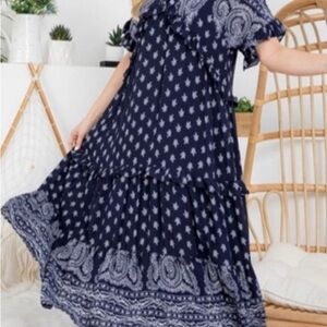 Navy Blue Paisely Short Sleeves Midi With Pockets Medium Dress Brand New
